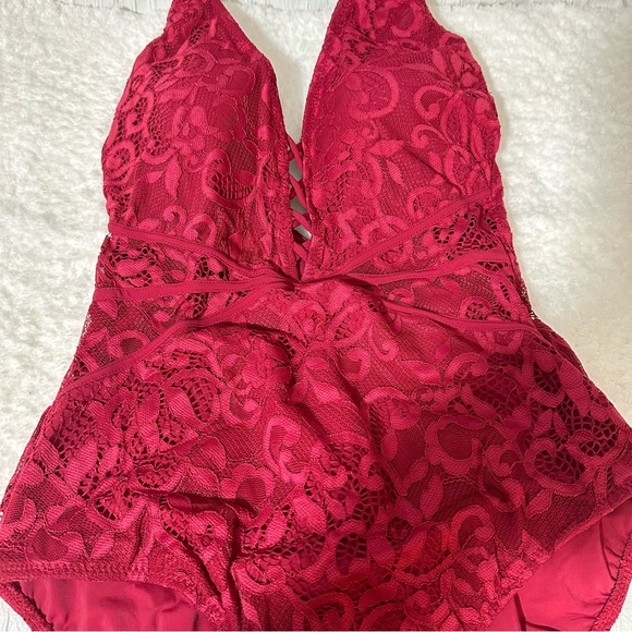 Profile by Gottex Lace Swimsuit Shalimar D-Cup 1 Piece Ruby Swim Straps - Picture 4 of 12